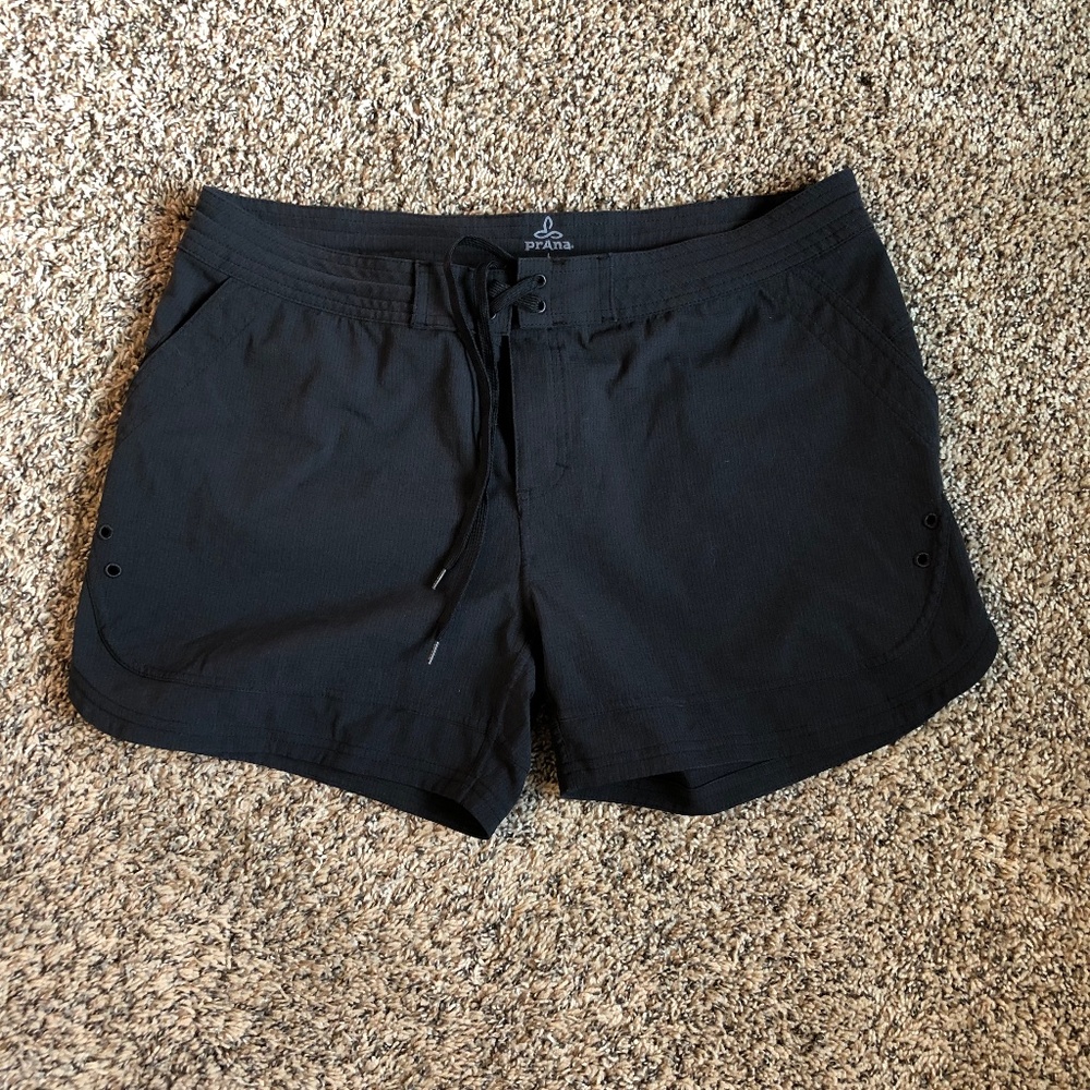 Prana Ebelie board shorts size Large black